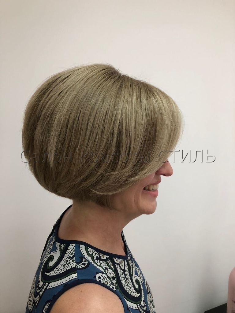 Фото работы мастера стрижка или маникюр